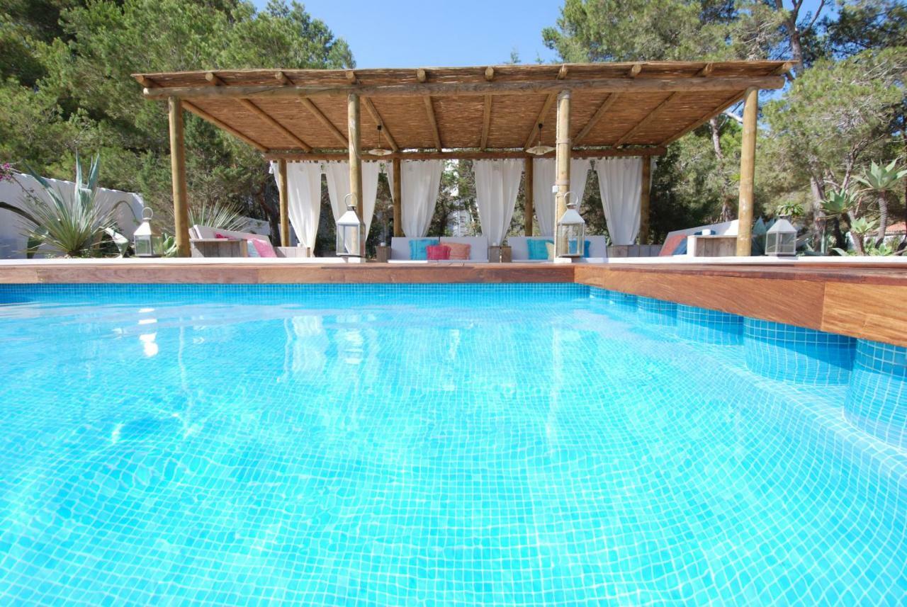 La Hacienda Aparthotel Sant Ferran de Ses Roques Exterior photo